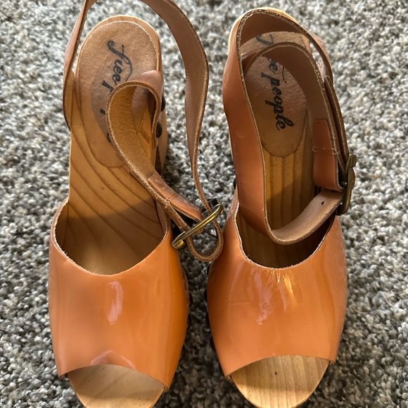 Free People Tan Platform Clogs with Studded Details - Picture 2 of 8